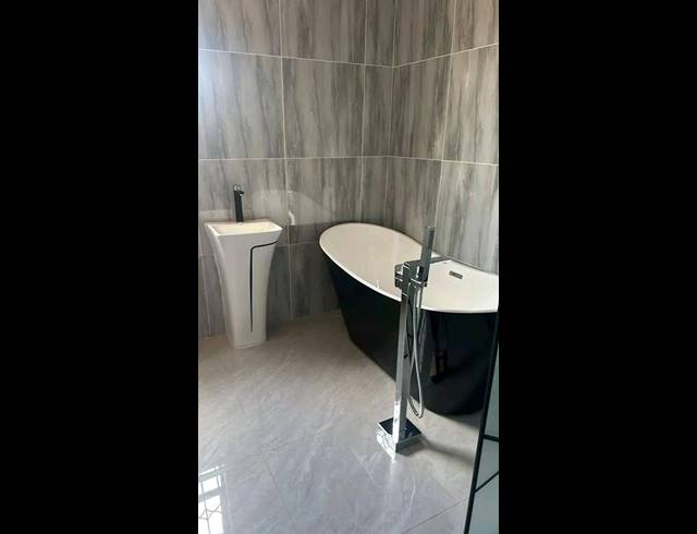 2 BEDROOM HOUSE FOR SALE IN REIGERPARK